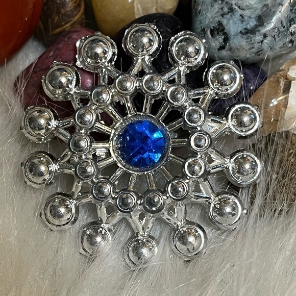 Vintage Blue Stone Brooch - Picture 2 of 7